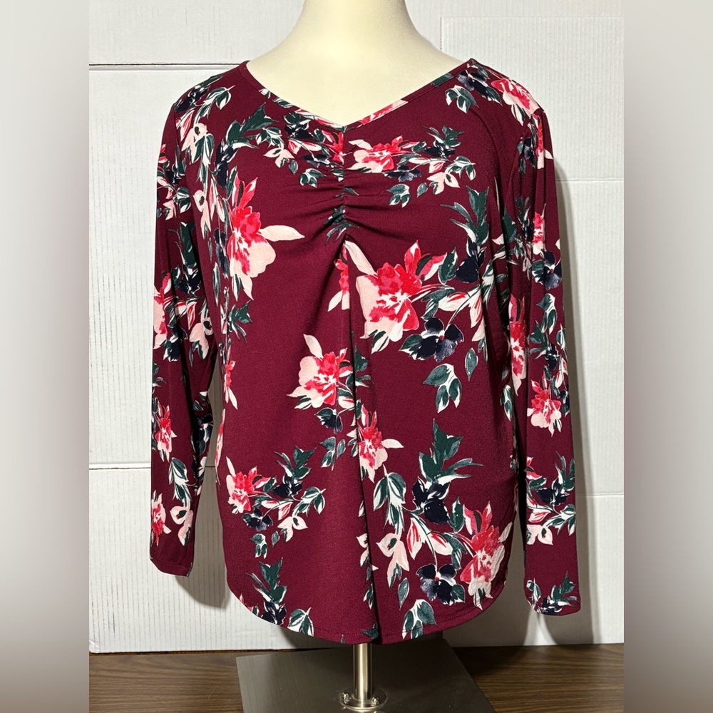 EVRI 3X V neck Floral Burgundy Women's Top38” L 23” p2p Sleeves 25”